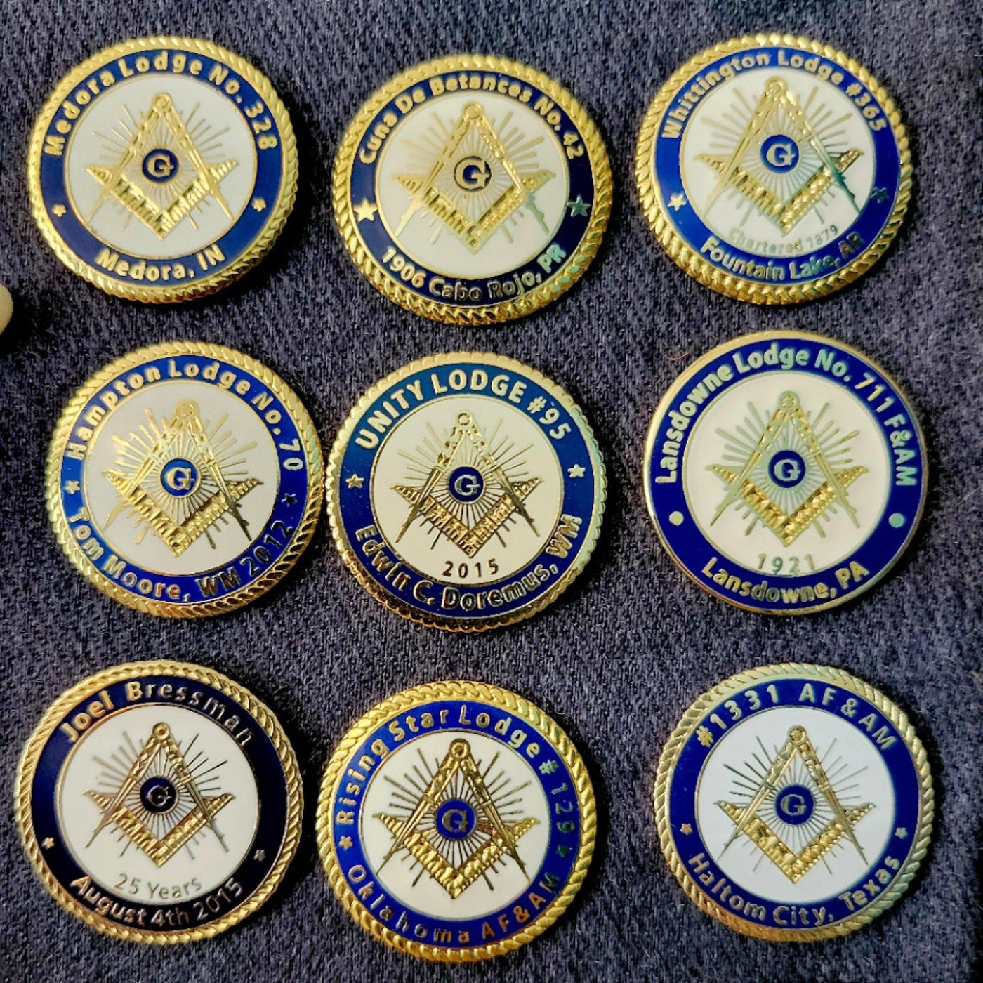 Rope Edge Starburst Masonic Lapel Pin
